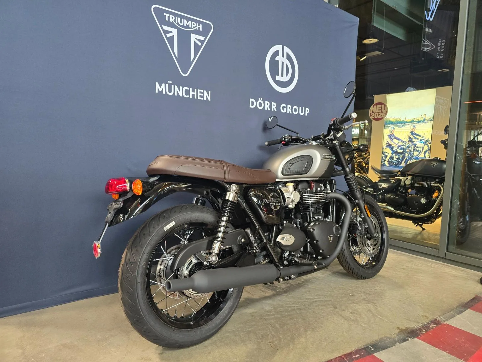 Triumph Bonneville T120 Black, 7/8