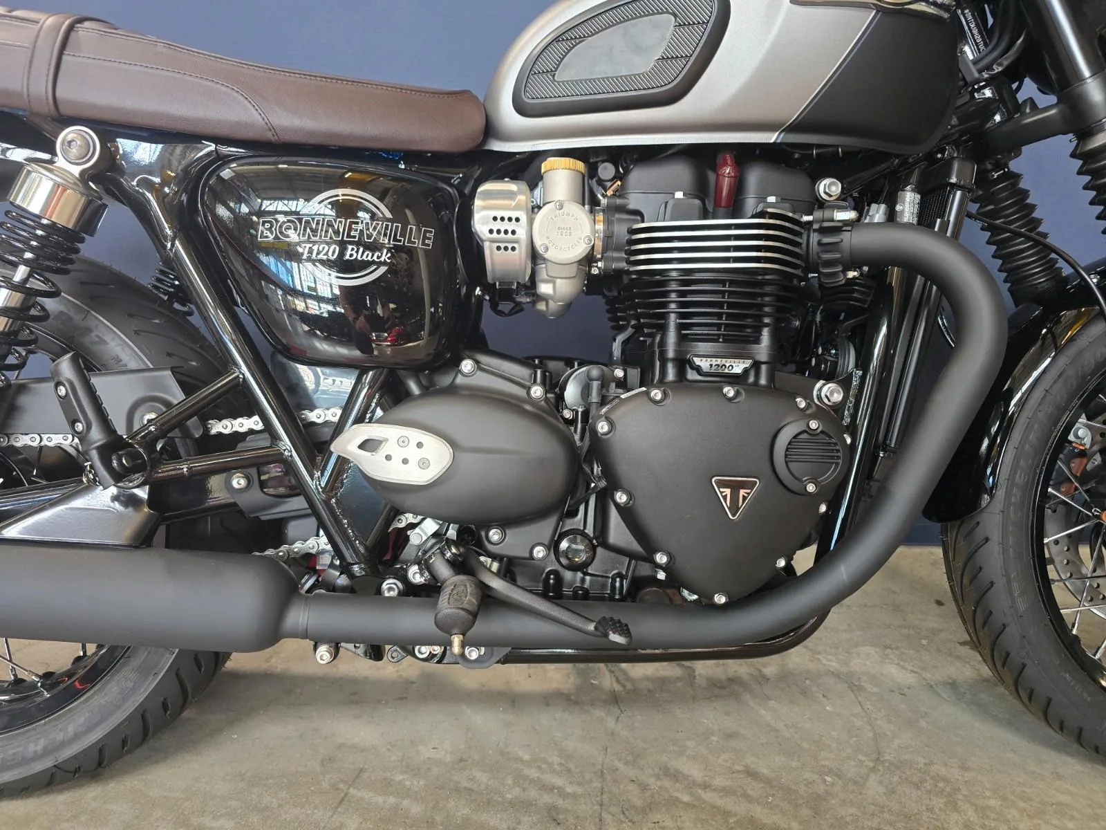 Triumph Bonneville T120 Black, 8/8
