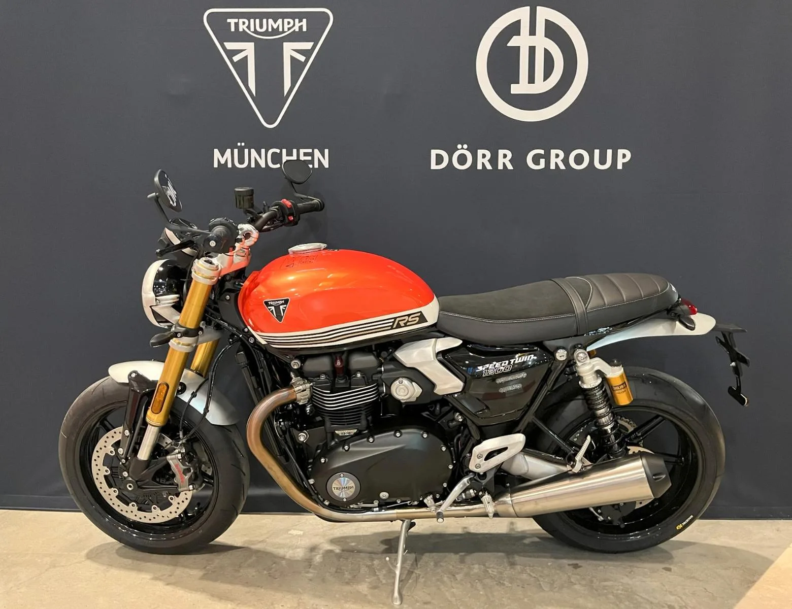 Triumph Speed Twin 1200 RS proposta da un concessionario specializzato a Monaco di Baviera, Germania, foto principale