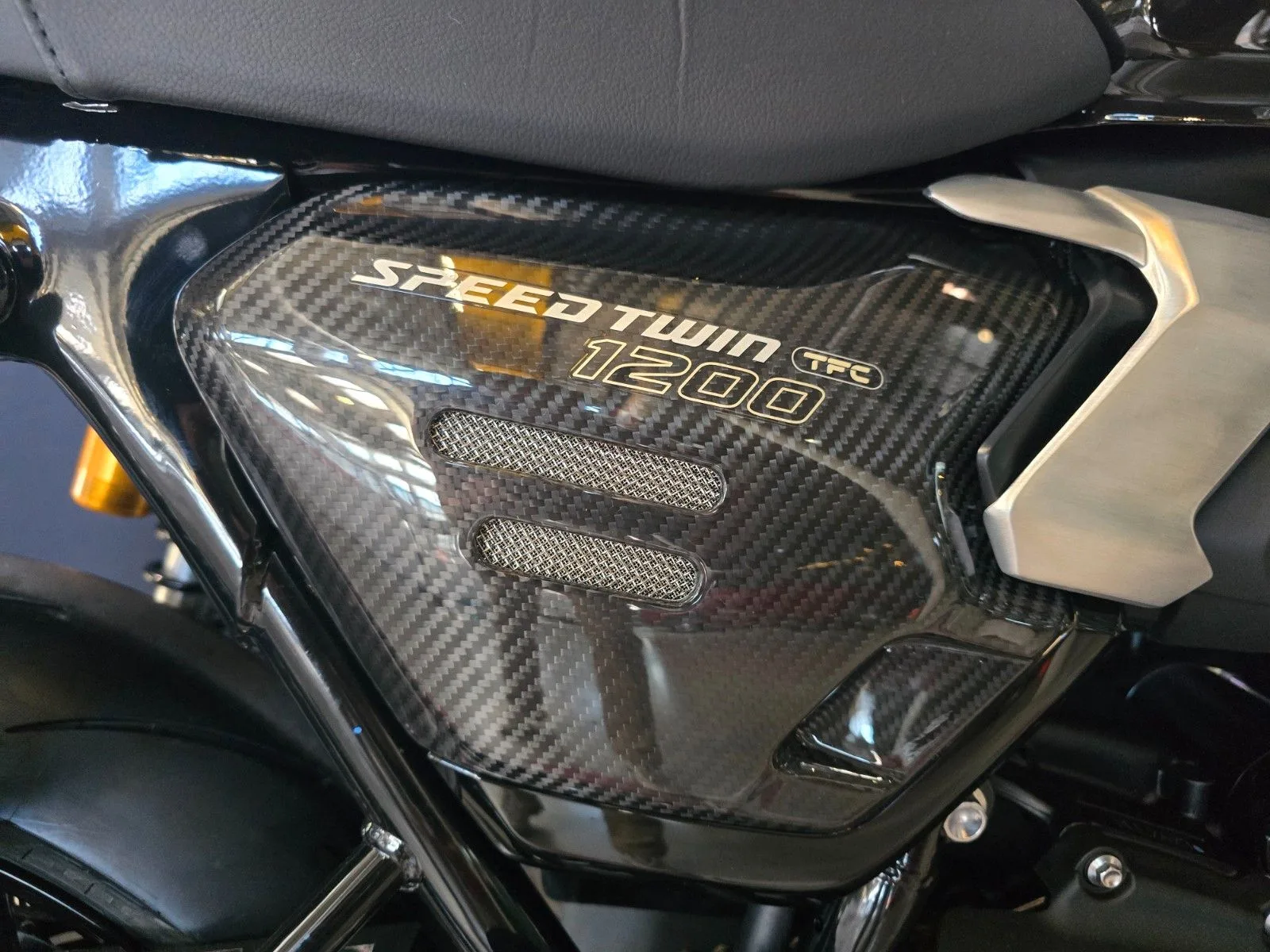 Triumph Speed Twin 1200 TFC, 11/12
