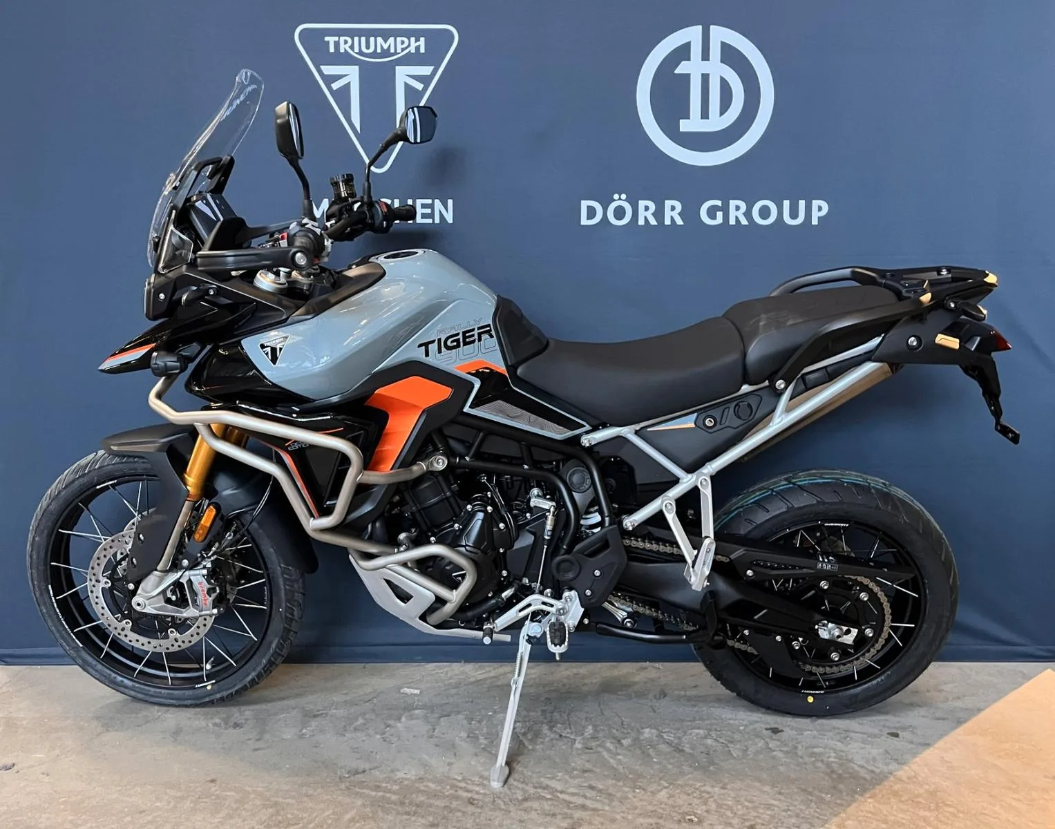 Triumph Tiger 900 Desert Edition offered by a franchised dealer in Munich, Germany, main photo
