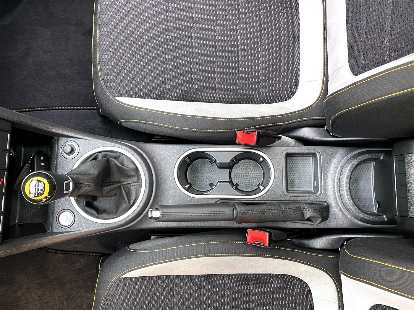 2013 Volkswagen Beetle 2.0 TSi "GSR" proposée par un spécialiste de la voiture de collection à Lindau, Allemagne, photo 14 sur 21