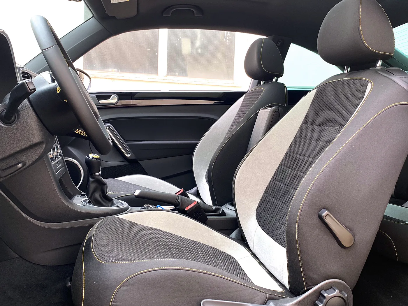 2013 Volkswagen Beetle 2.0 TSi "GSR" proposée par un spécialiste de la voiture de collection à Lindau, Allemagne, photo 15 sur 21