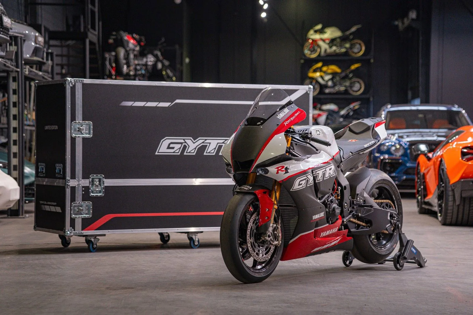 Yamaha YZF-R1 GYTR Pro angeboten von einem Händler für Luxusmotorräder in Gronau, Deutschland, Hauptfoto