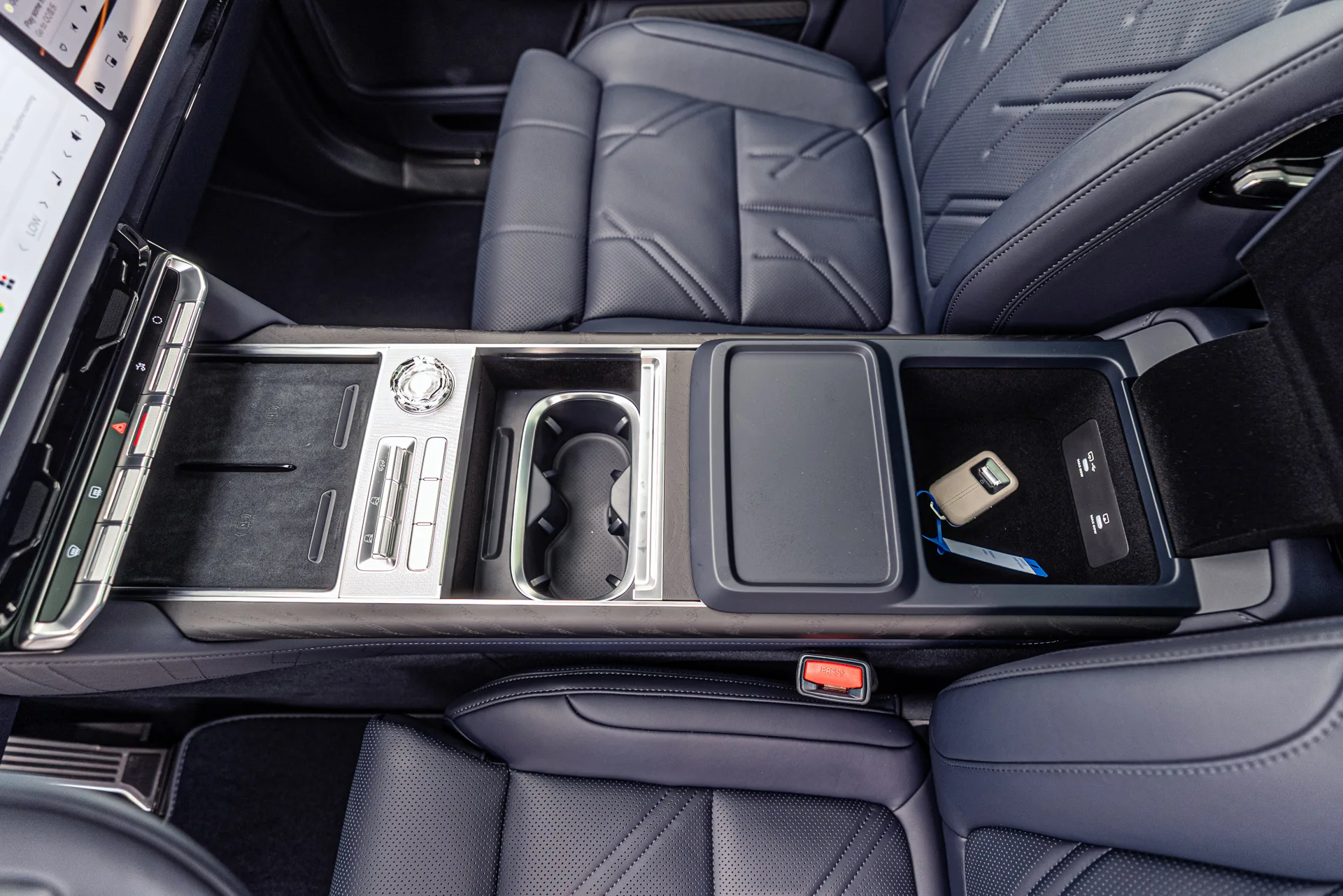 Zeekr 9X Ultra, 70 kWh, 21/30