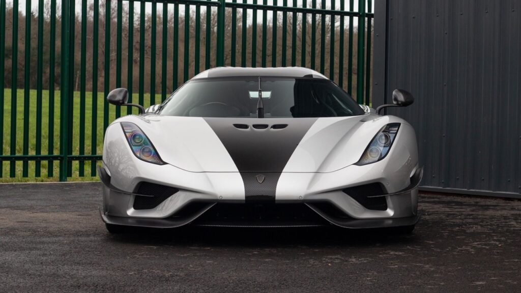 Koenigsegg Regera for sale - Luxury Car Broker - LUSSO - SuperVettura