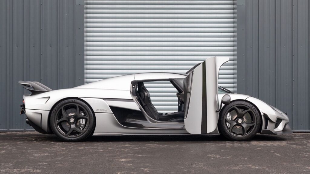 Koenigsegg Regera for sale - Luxury Car Broker - LUSSO