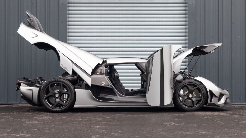 Koenigsegg Regera for sale - Luxury Car Broker - LUSSO