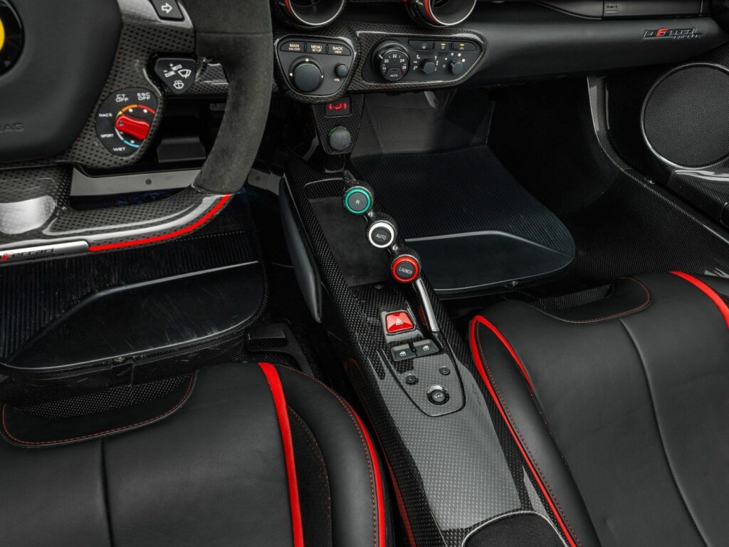 Ferrari LaFerrari Aperta for sale - Luxury car Broker - LUSSO