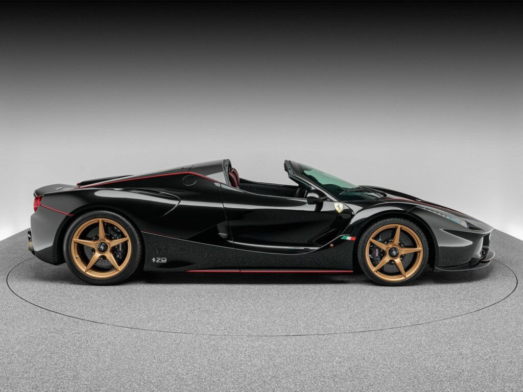 Ferrari LaFerrari Aperta for sale - Luxury car Broker - LUSSO