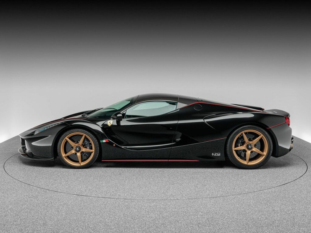 Ferrari LaFerrari Aperta for sale - Luxury car Broker - LUSSO