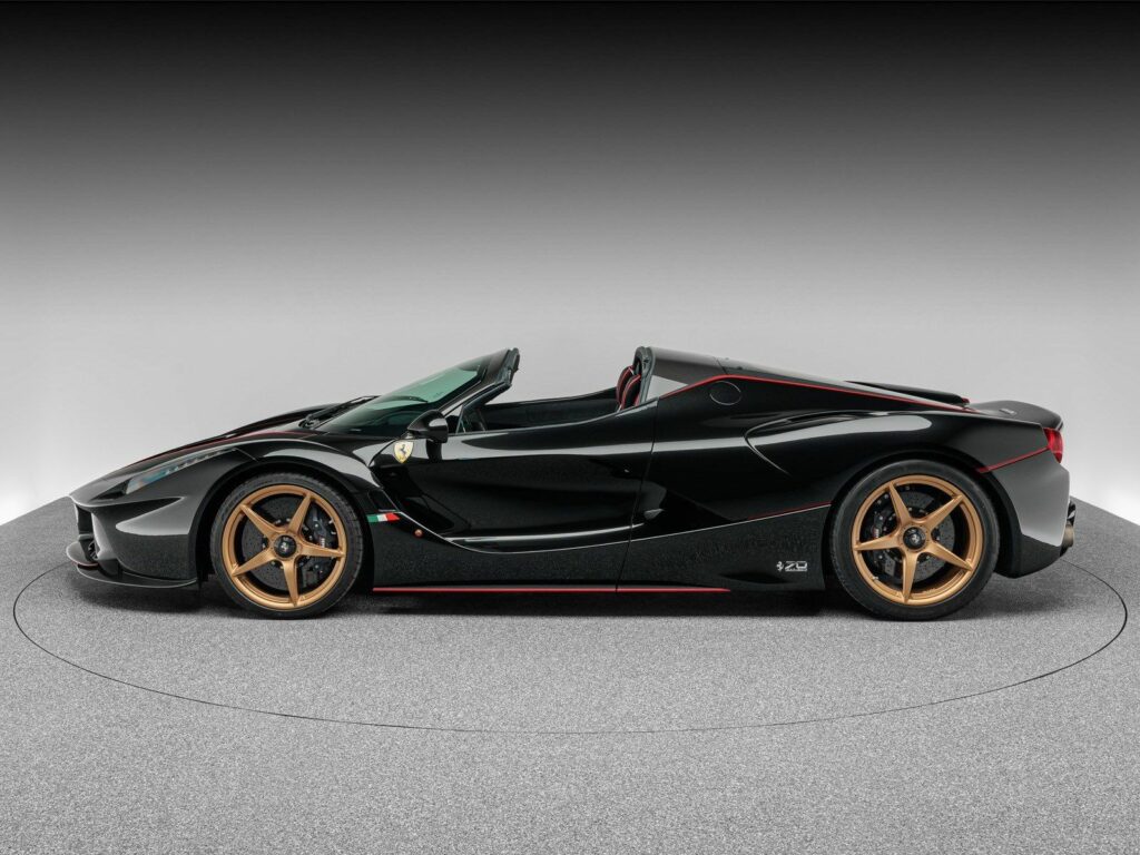 Ferrari LaFerrari Aperta for sale - Luxury car Broker - LUSSO