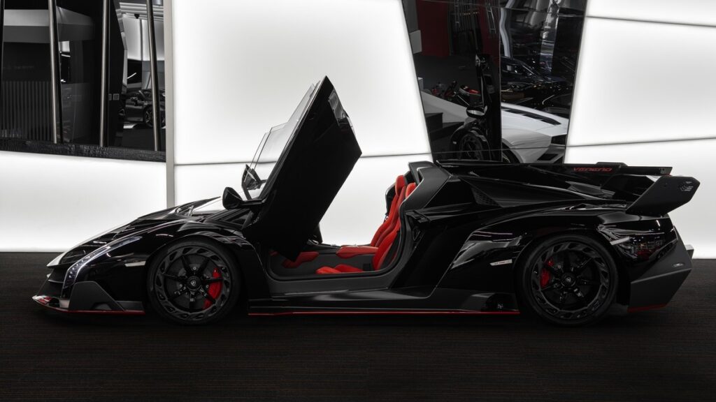 Lamborghini Veneno Roadster for sale - Luxury Car Broker - LUSSO