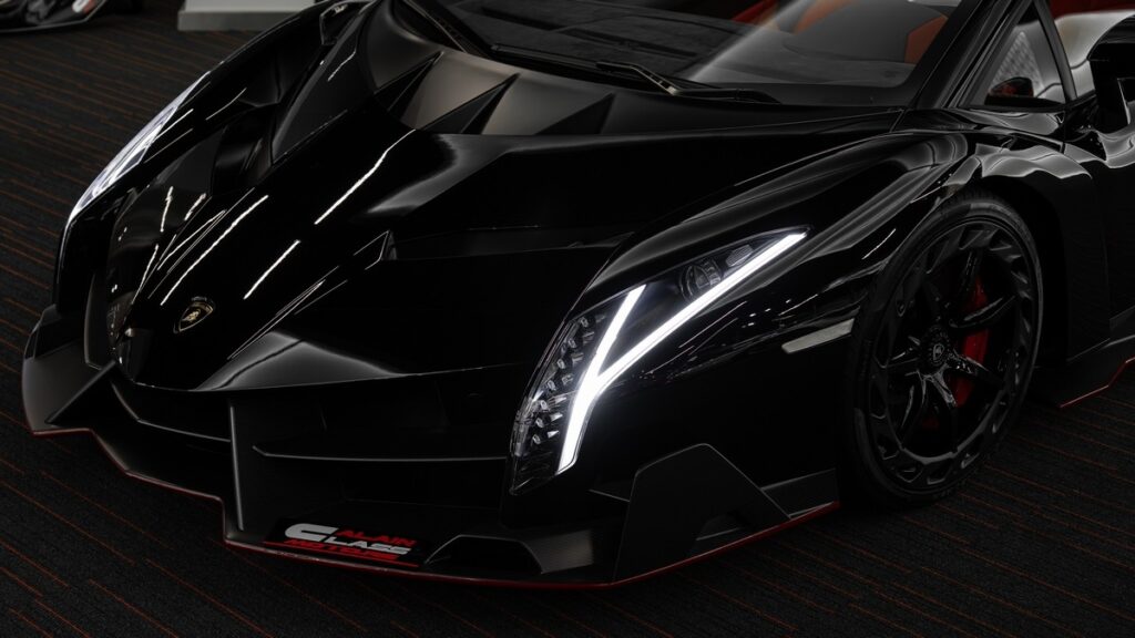 Lamborghini Veneno Roadster for sale - Luxury Car Broker - LUSSO