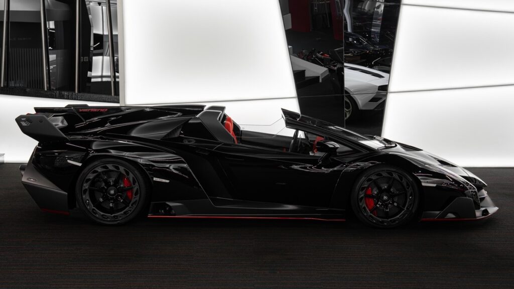 Lamborghini Veneno Roadster for sale - Luxury Car Broker - LUSSO