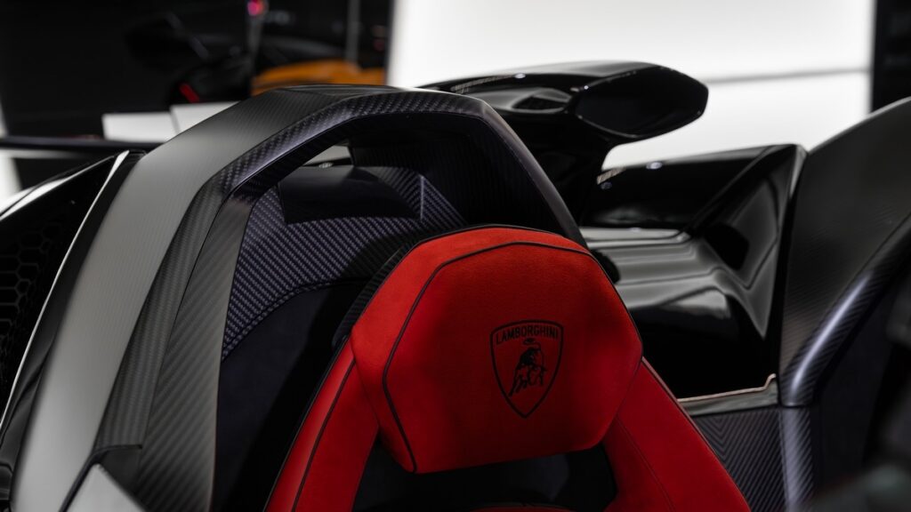 Lamborghini Veneno Roadster for sale - Luxury Car Broker - LUSSO