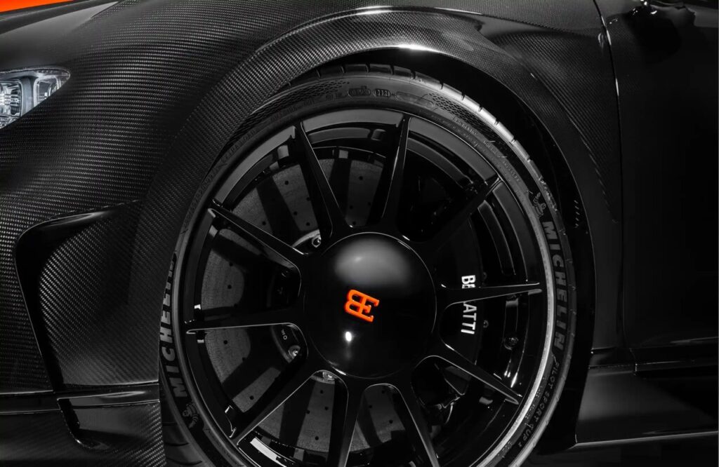 Bugatti Chiron Super Sport 300+ for sale - Luxury car Broker - LUSSO, the best luxury car broker in the world