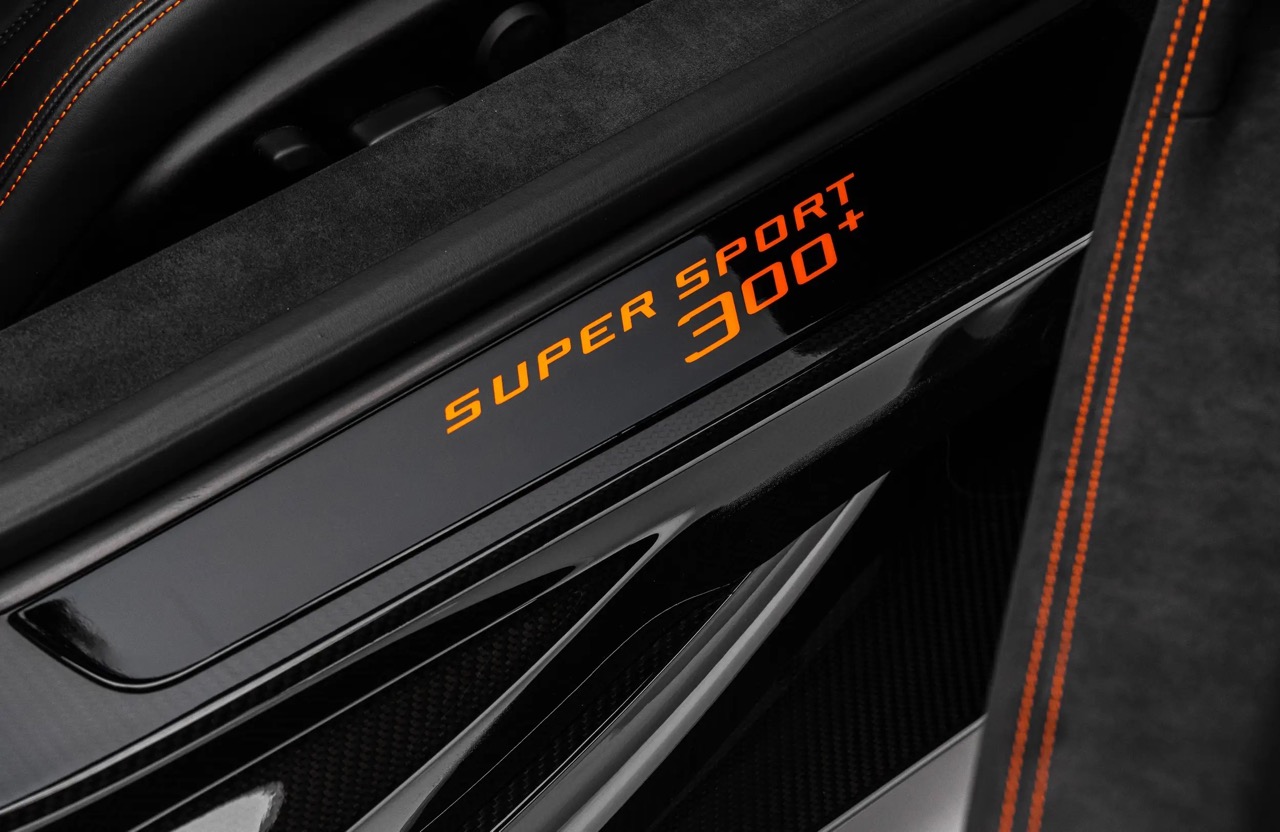 Bugatti Chiron Super Sport 300+ for sale - Luxury car Broker - LUSSO, the best luxury car broker in the world