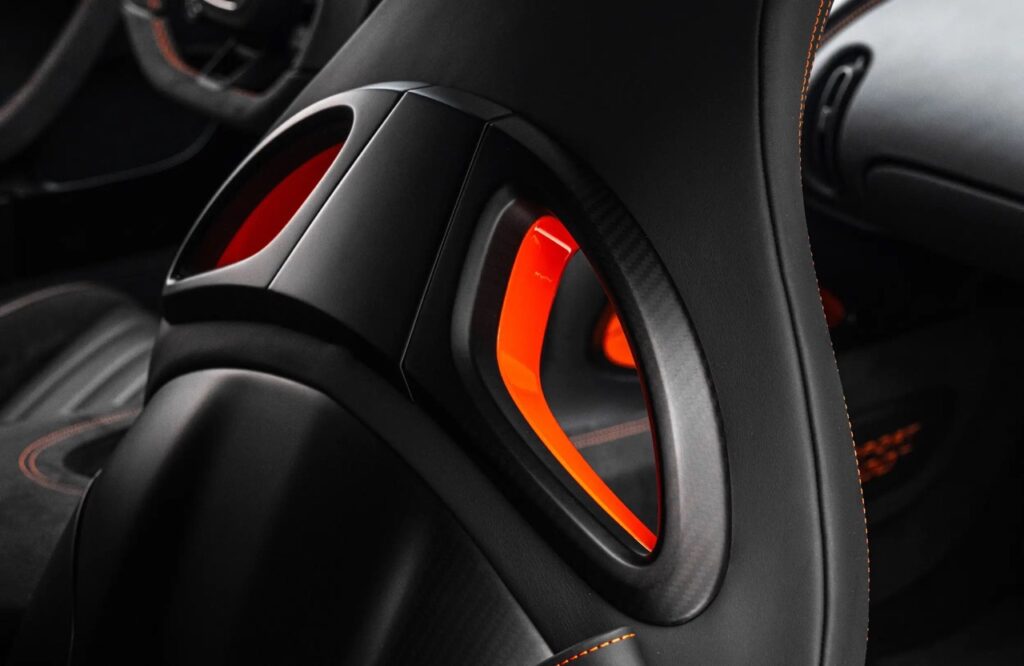 Bugatti Chiron Super Sport 300+ for sale - Luxury car Broker - LUSSO, the best luxury car broker in the world
