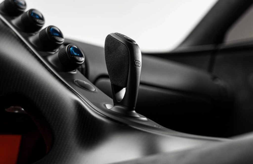 Bugatti Chiron Super Sport 300+ for sale - Luxury car Broker - LUSSO, the best luxury car broker in the world