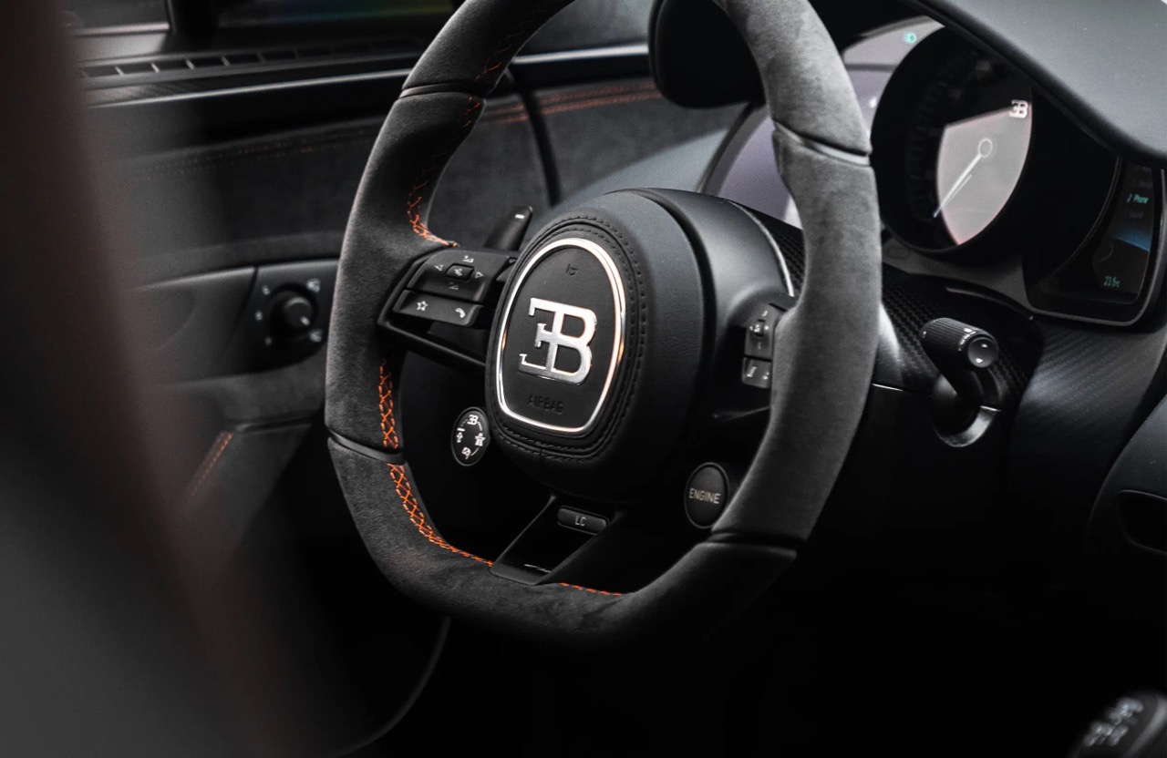 Bugatti Chiron Super Sport 300+ for sale - Luxury car Broker - LUSSO, the best luxury car broker in the world