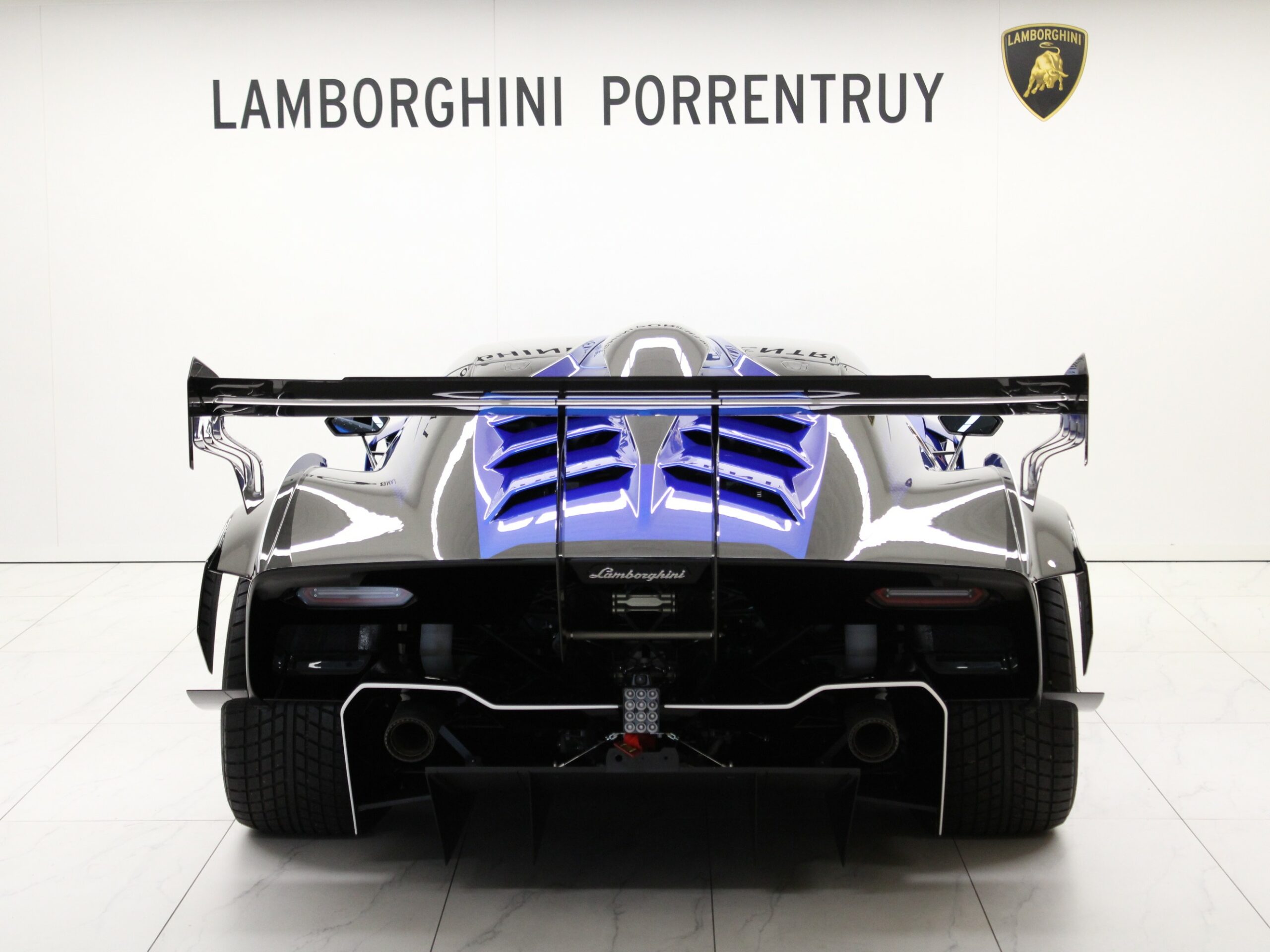 Lamborghini Essenza SCV12 for sale - LUSSO - Your Luxury International car broker