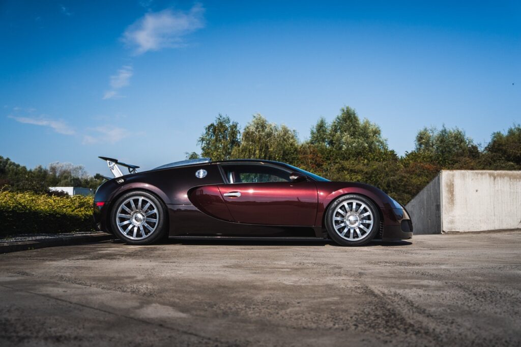 Bugatti Veyron for sale - LUSSO - Luxury car broker