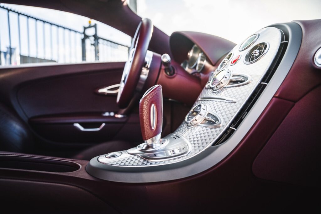 Bugatti Veyron for sale - LUSSO - Luxury car broker