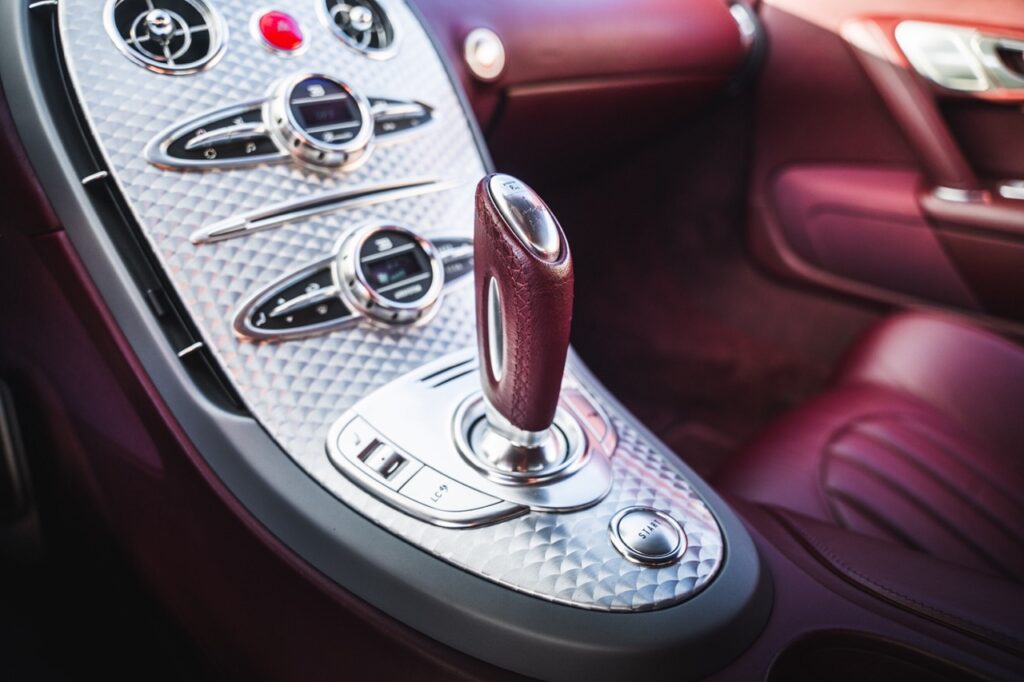 Bugatti Veyron for sale - LUSSO - Luxury car broker