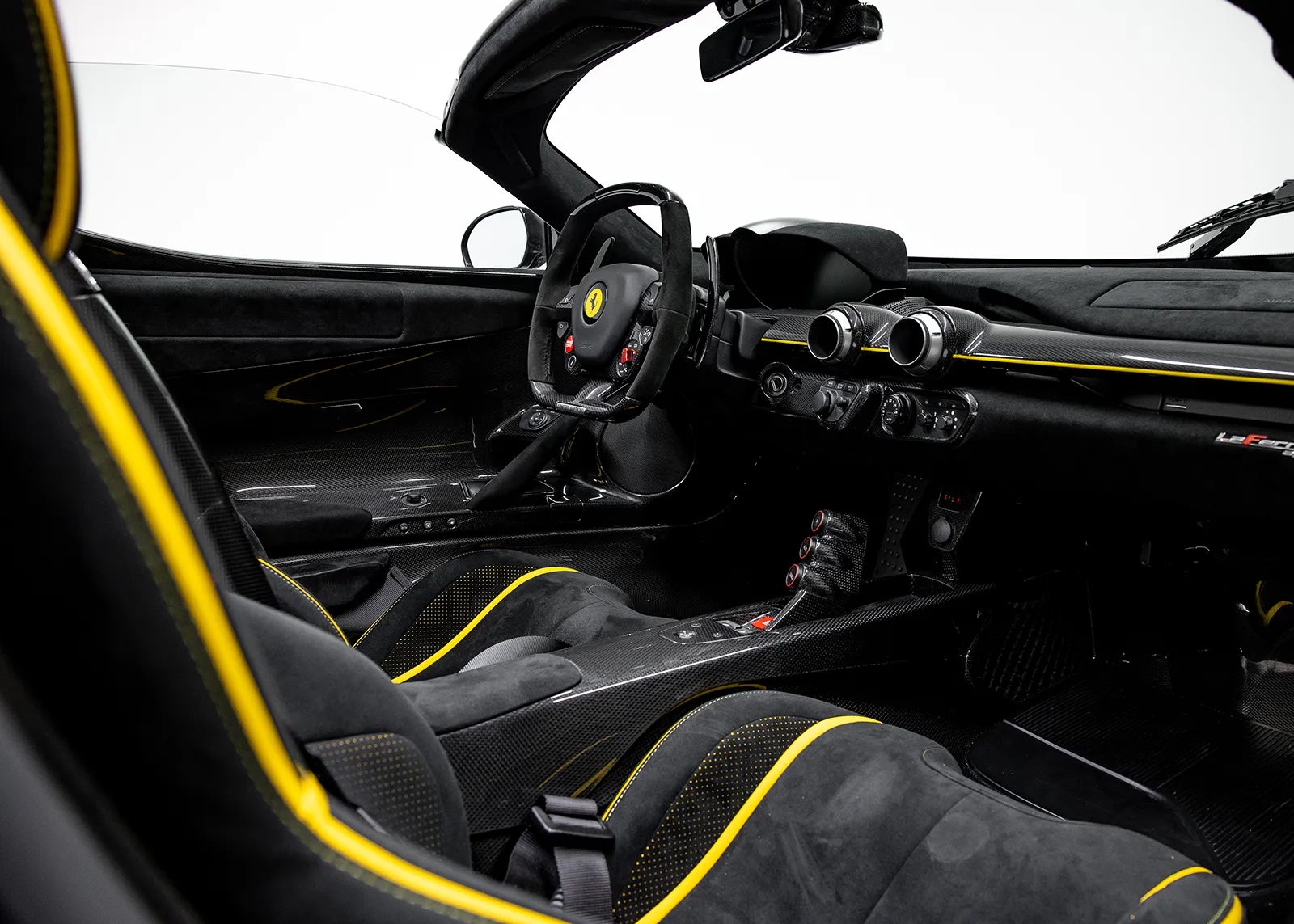 Ferrari LaFerrari Aperta for sale in Germany - LUSSO - Your Luxury International car broker