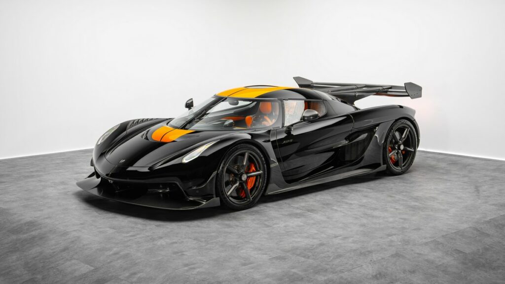 Koenigsegg Jesko Attack for sale - LUSSO