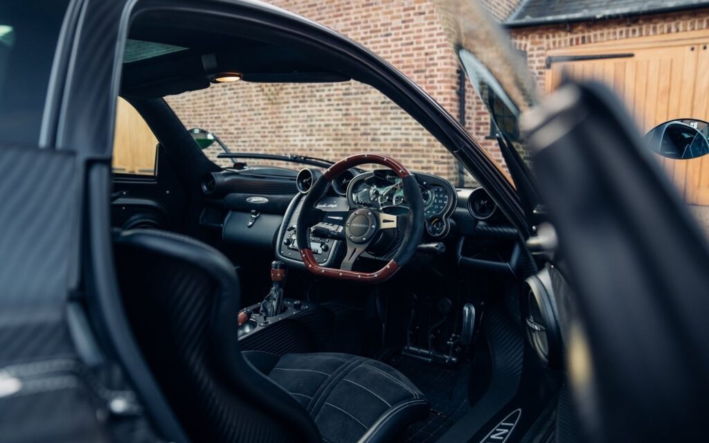 Pagani Zonda 760 ‘Attack’ for sale - LUSSO