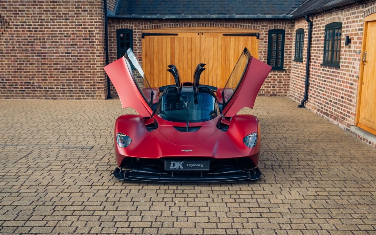 Aston Martin Valkyrie Spider for sale - LUSSO - Luxury car Broker