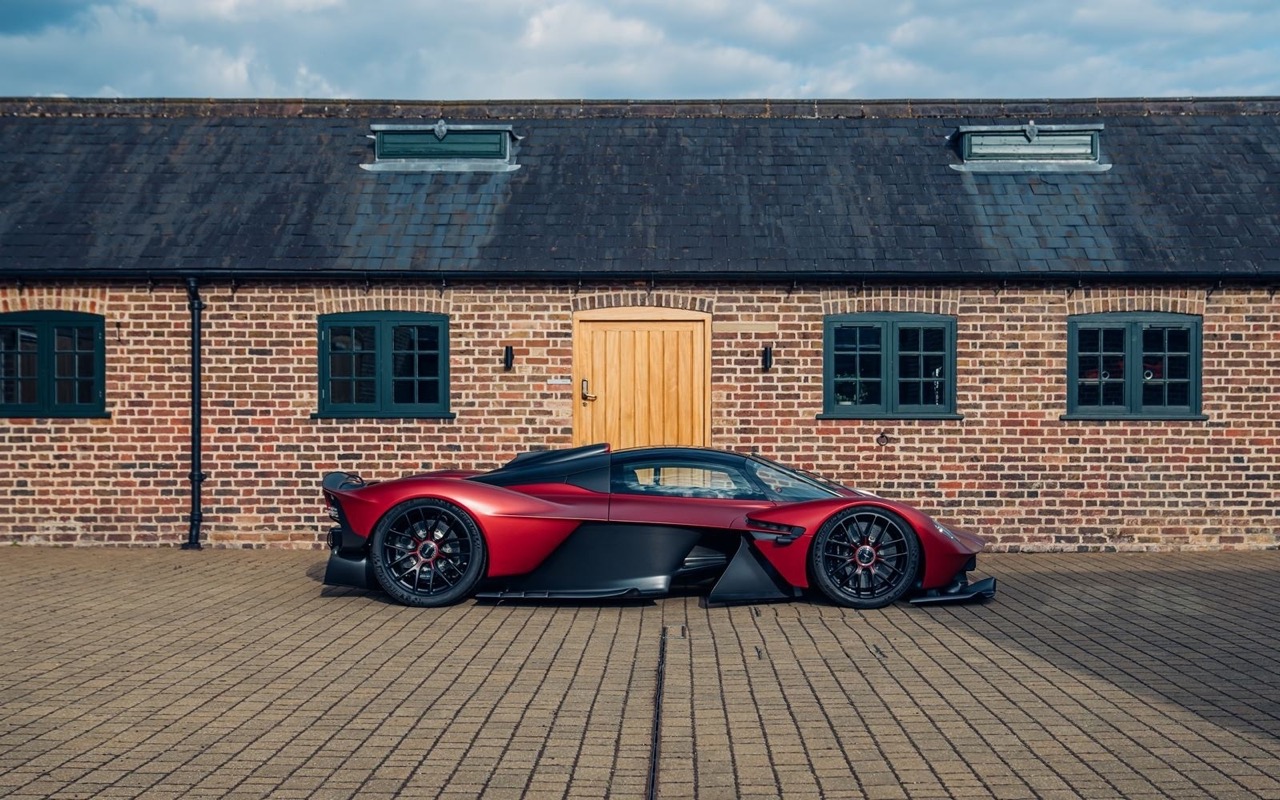 Aston Martin Valkyrie Spider for sale - LUSSO - Luxury car Broker