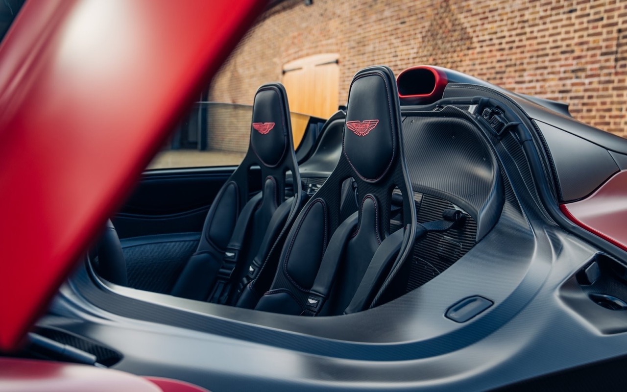 Aston Martin Valkyrie Spider for sale - LUSSO - Luxury car Broker