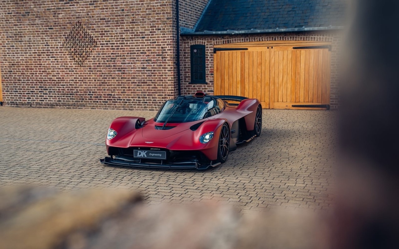 Aston Martin Valkyrie Spider for sale - LUSSO - Luxury car Broker