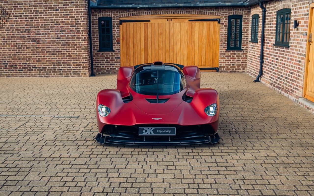 Aston Martin Valkyrie Spider for sale - LUSSO - Luxury car Broker