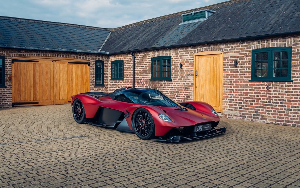 Aston Martin Valkyrie Spider for sale - LUSSO - Luxury car Broker