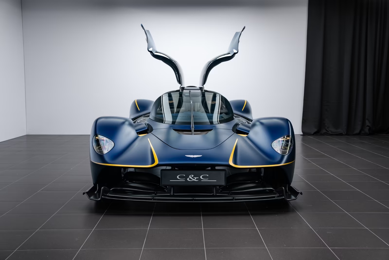 Aston Martin Valkyrie 2023 for Sale