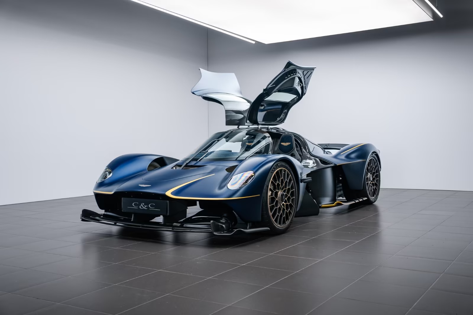 Aston Martin Valkyrie 2023 for Sale