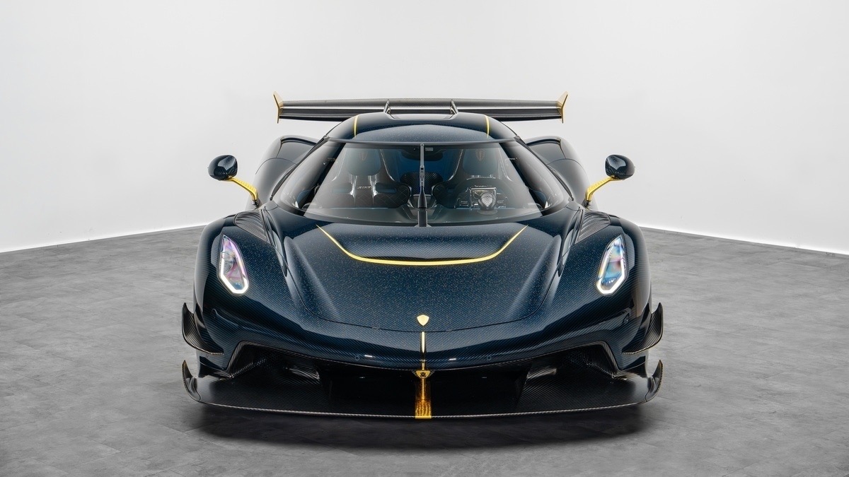 Koenigsegg Jesko Attack for sale Blue Carbon Fibre Gold