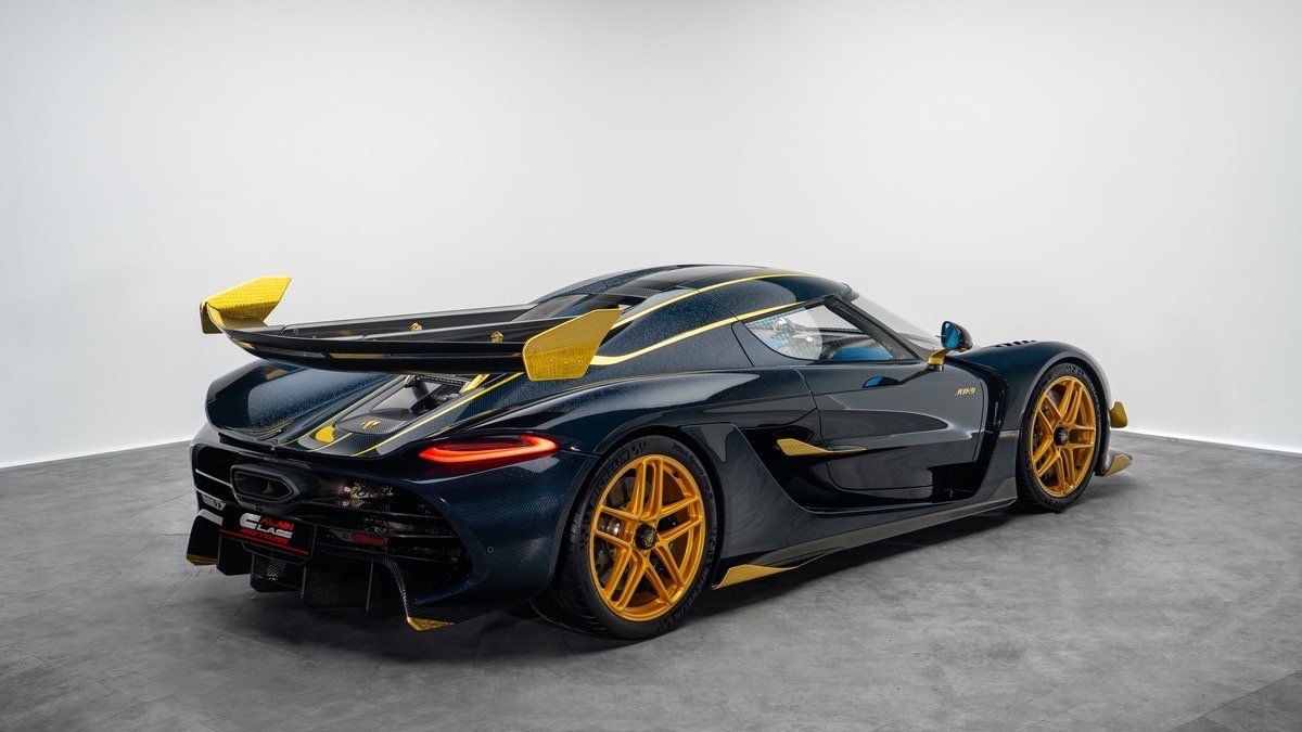 Koenigsegg Jesko Attack for sale Blue Carbon Fibre Gold