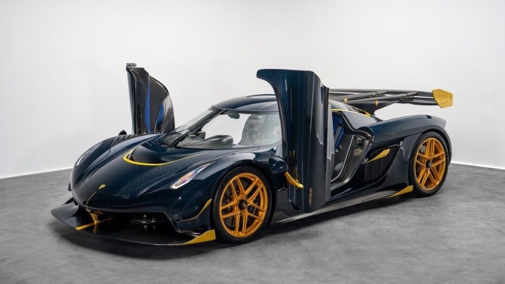 Koenigsegg Jesko Attack for sale - LUSSO -